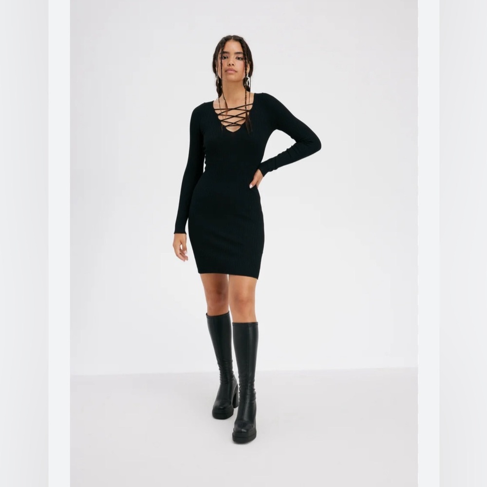 H&M | NWOT Jersey Laceup front Dress